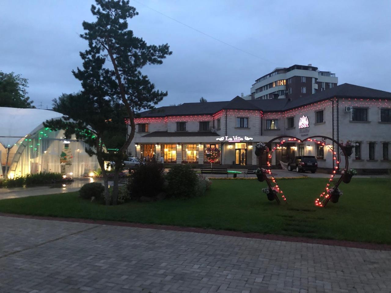 Park Hotel Karagandy Exterior foto